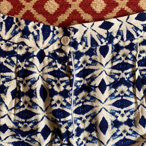 NEVER WORN Shorte - Picture 2 of 5